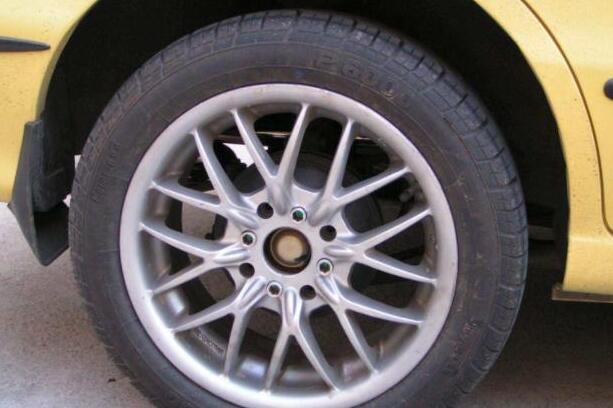 汽車輪轂不耐臟，去4s店保養(yǎng)又太貴，這個...