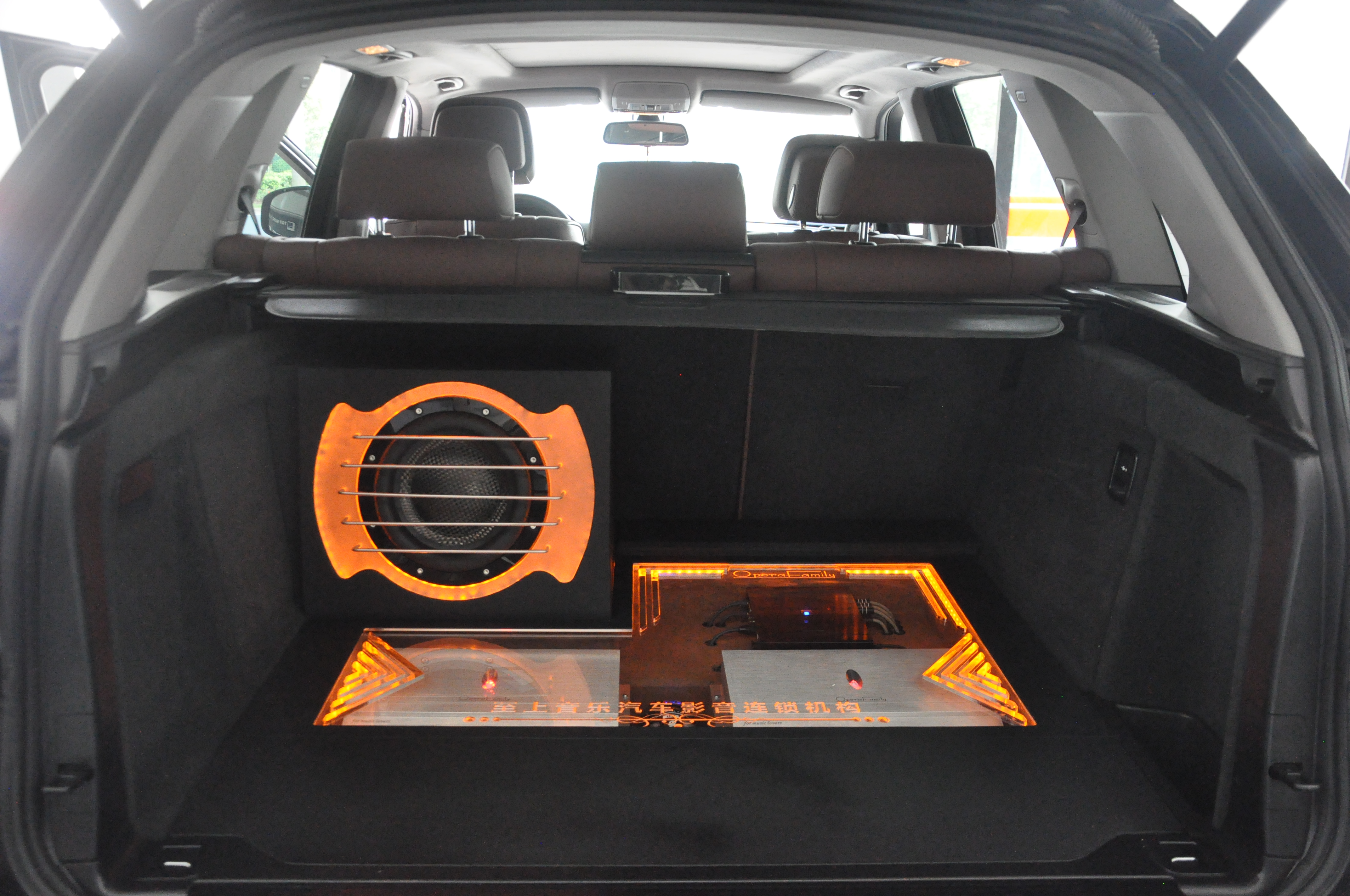 路虎神行者汽車音響改裝歌劇世家，精致度全面提升