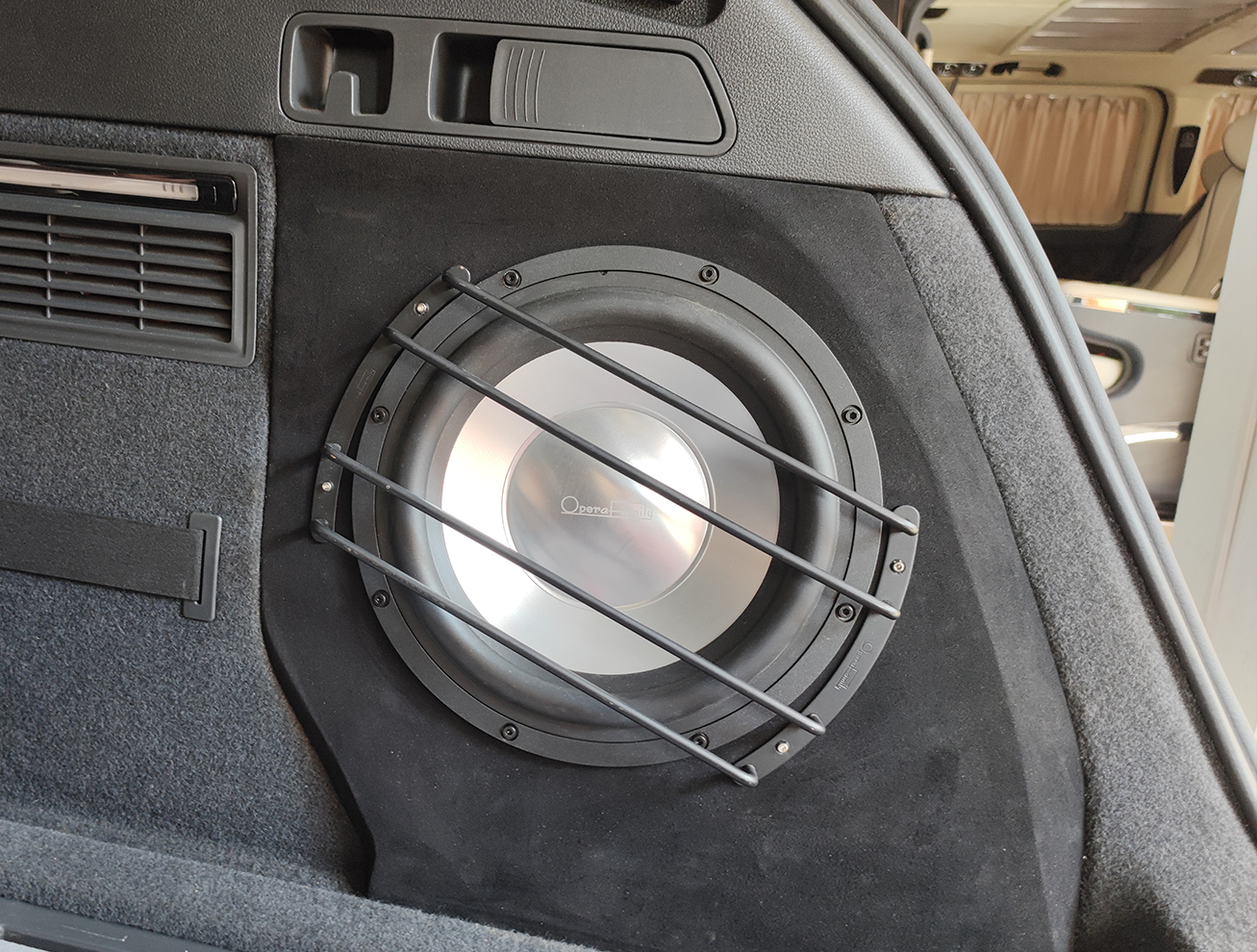 奧迪Q5音響升級案例，想要提升車載靚聲品...