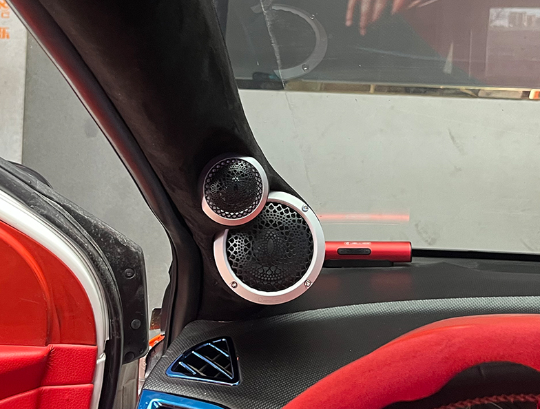 改出個(gè)性，改出效果！現(xiàn)代瑞納玩起音響來(lái)不...