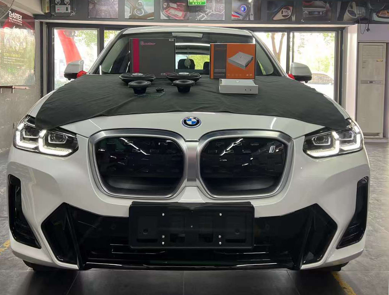 寶馬IX3汽車音響改裝如何不露痕跡？邁博特寶馬專用方案了解下！