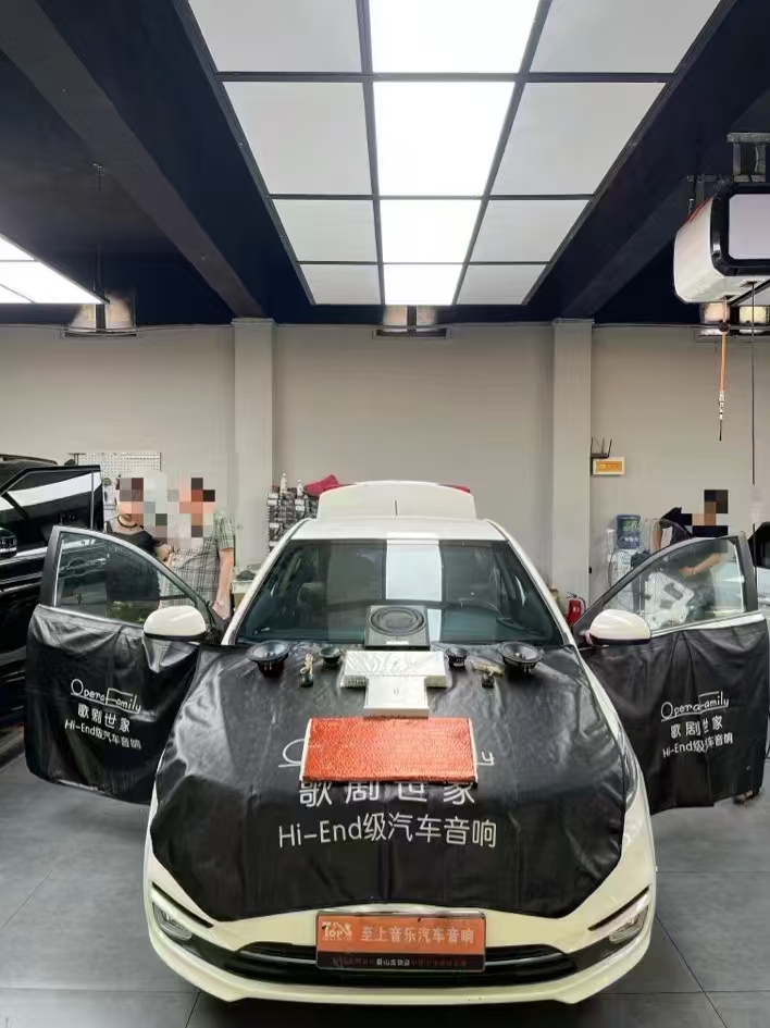 起亞K2音響升級，讓出行充滿期待！