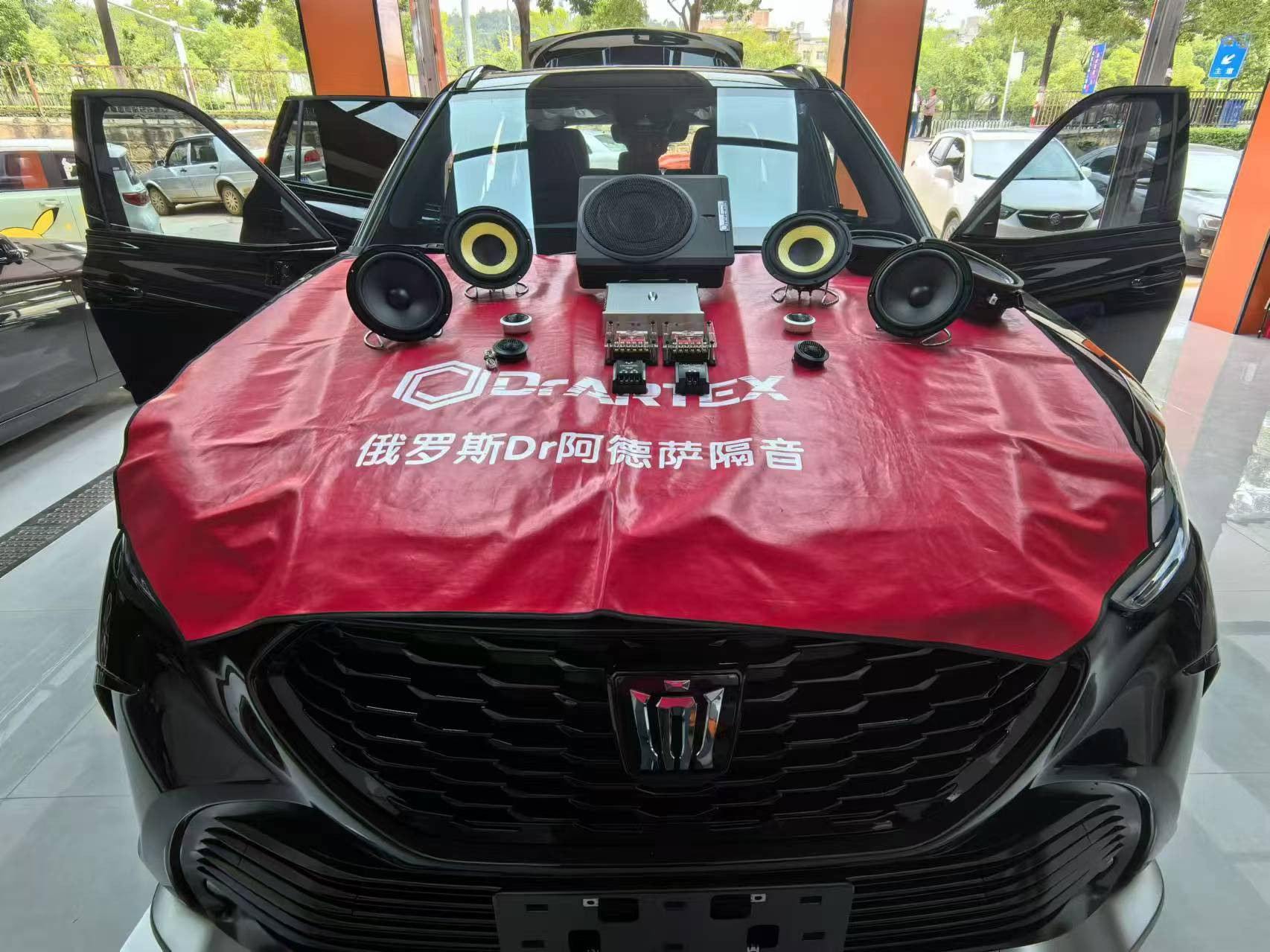 豐田皇冠陸放音響升級，享受音樂的純粹！