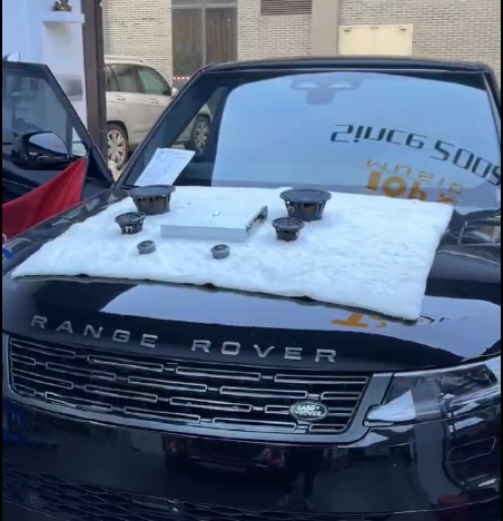 1741834093626641.jpg 25款路虎攬勝運(yùn)動(dòng)版.jpg